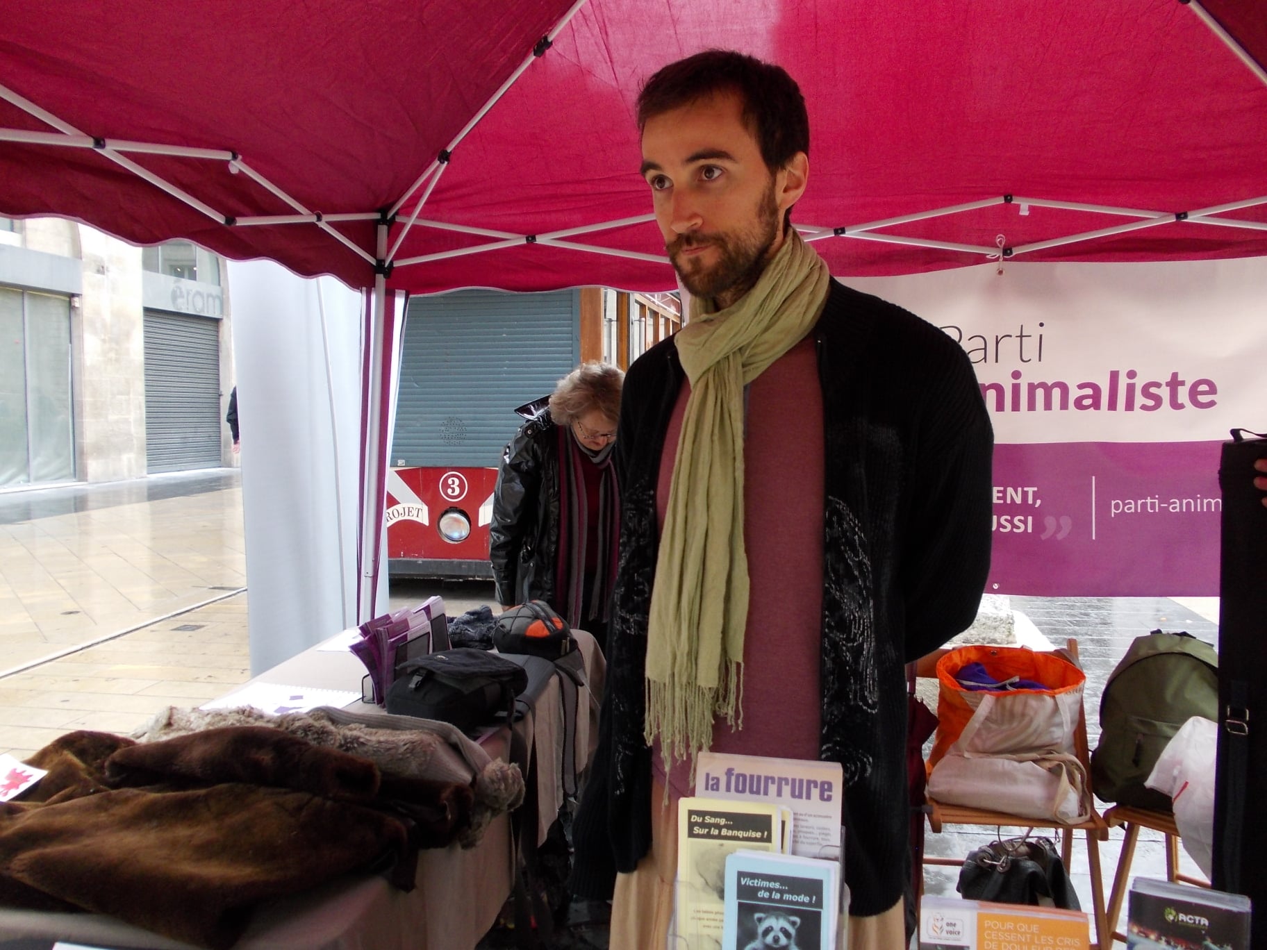 parti_animaliste_fourrure_bordeaux_2019_militants3